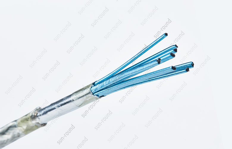 高(gāo)速電(diàn)纜